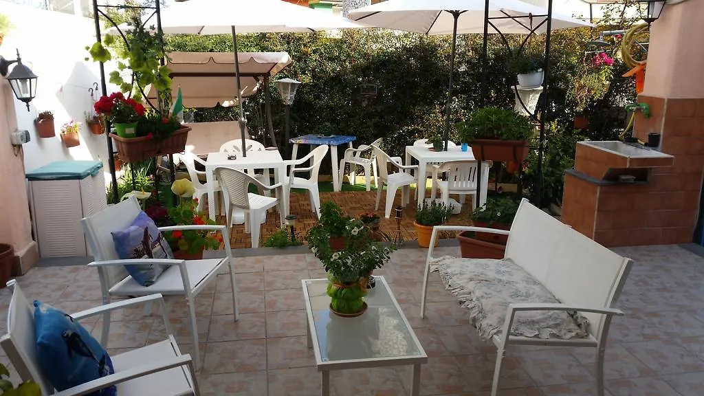 Beb I Delfini Di Casa Paola Bed & Breakfast Mascali