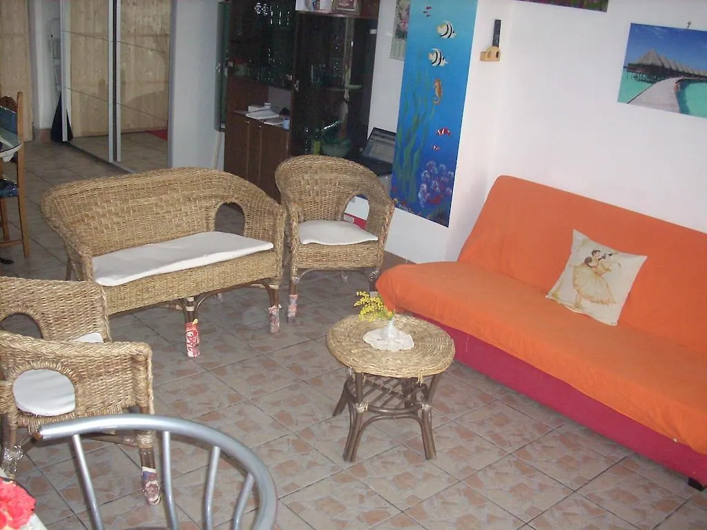Beb I Delfini Di Casa Paola Bed & Breakfast Mascali