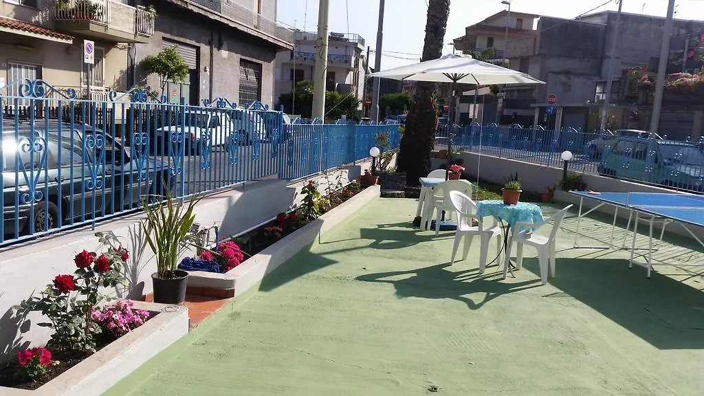 Beb I Delfini Di Casa Paola Bed & Breakfast Mascali