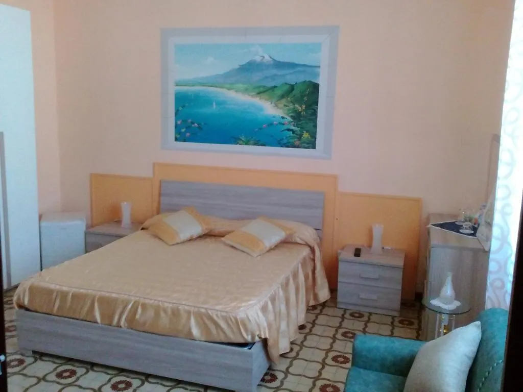 Beb I Delfini Di Casa Paola Bed & Breakfast Mascali Italy