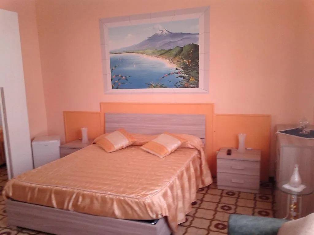 Beb I Delfini Di Casa Paola Bed & Breakfast Mascali 3*,  Italy