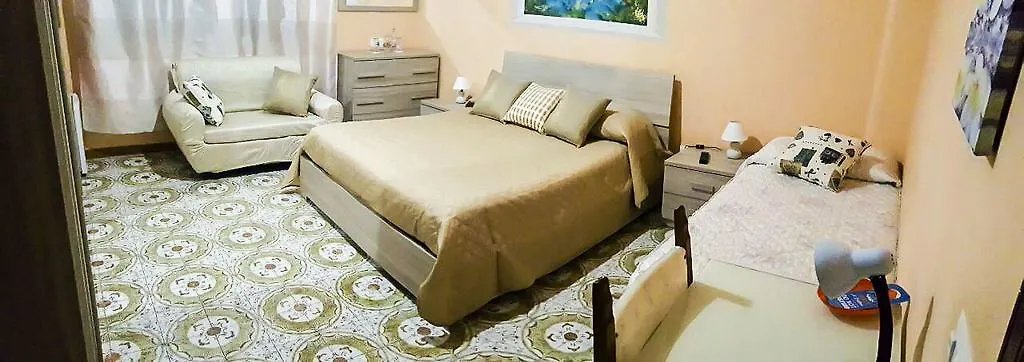 Beb I Delfini Di Casa Paola Bed & Breakfast Mascali