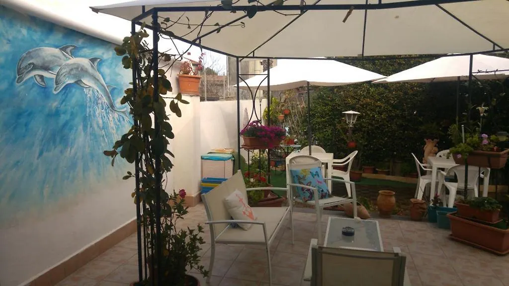 *** Bed & Breakfast Beb I Delfini Di Casa Paola Bed and Breakfast Mascali Italië