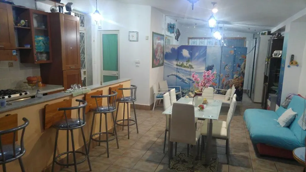 Beb I Delfini Di Casa Paola Bed & Breakfast Mascali