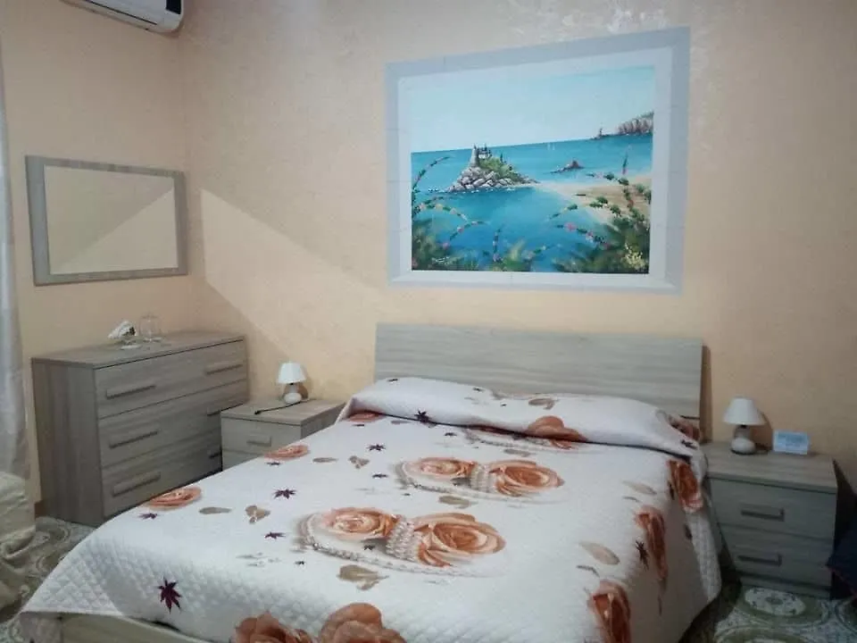 Beb I Delfini Di Casa Paola Bed & Breakfast Mascali