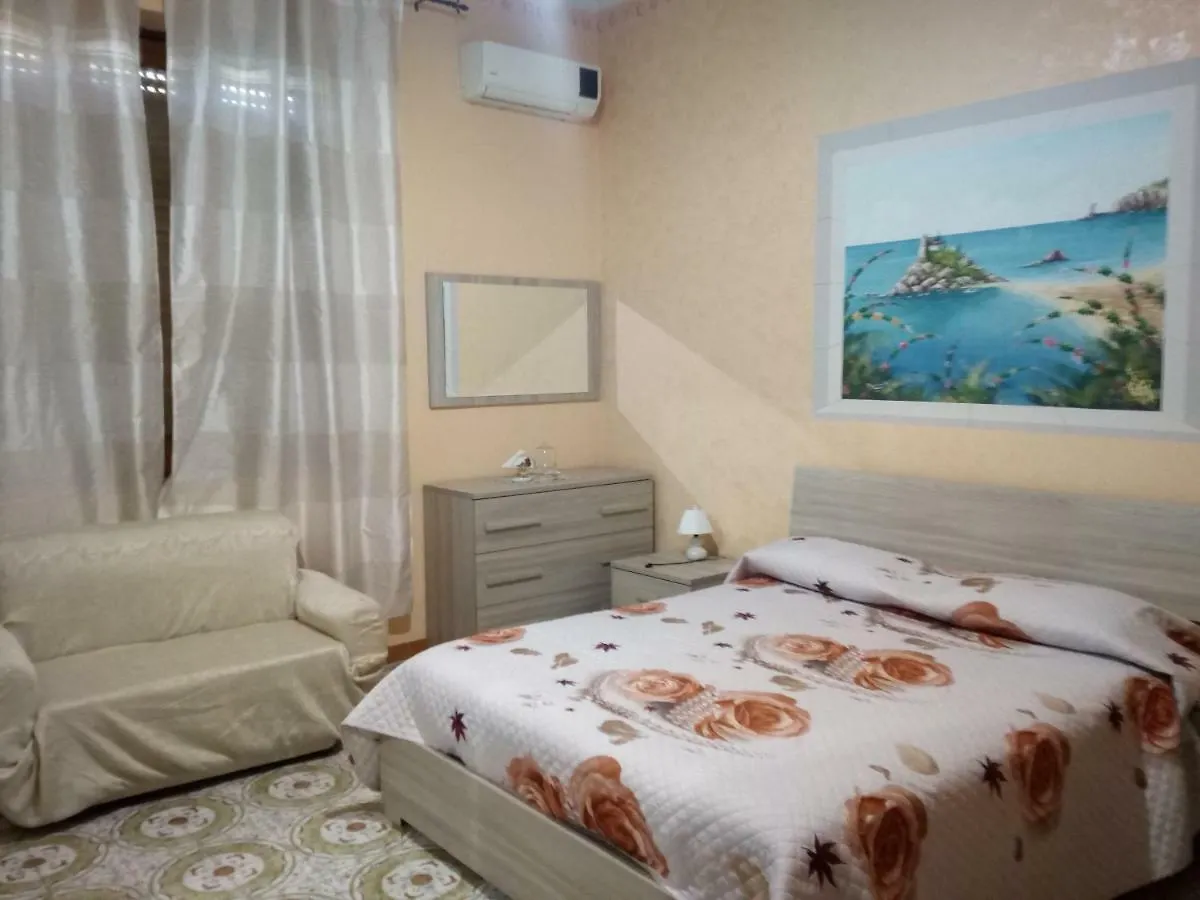 Beb I Delfini Di Casa Paola Bed & Breakfast Mascali Italy